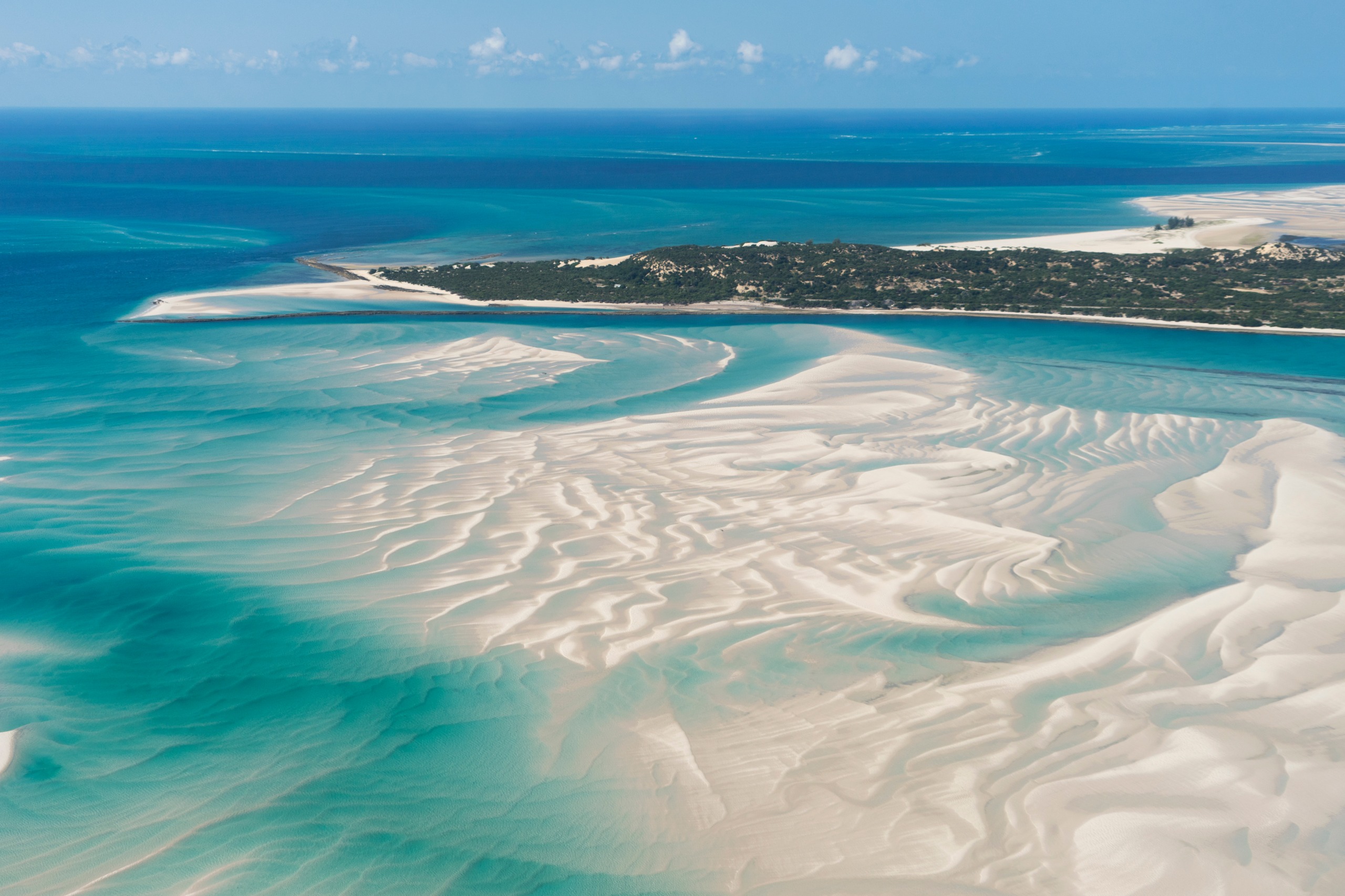 Eaux turquoise et bancs de sable blanc au Mozambique